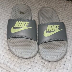 Nike slides 😍